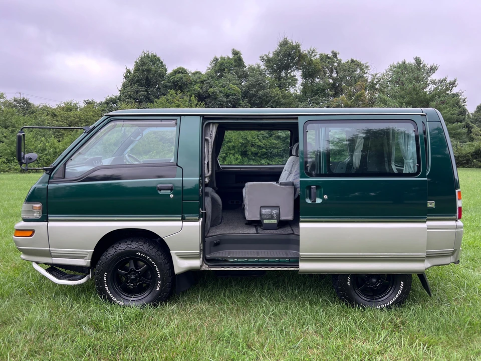 1998 Mitsubishi Delica 4th Gen - Image 11 of 31