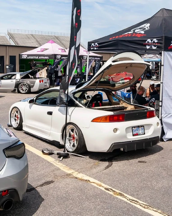 1998 Mitsubishi Eclipse 2nd Gen - Image 2 of 7