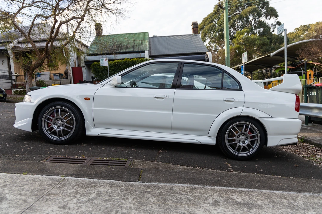 1998 Mitsubishi Lancer Evolution V 6th Gen - Image 3 of 31