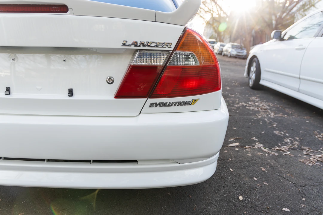 1998 Mitsubishi Lancer Evolution V 6th Gen - Image 27 of 31
