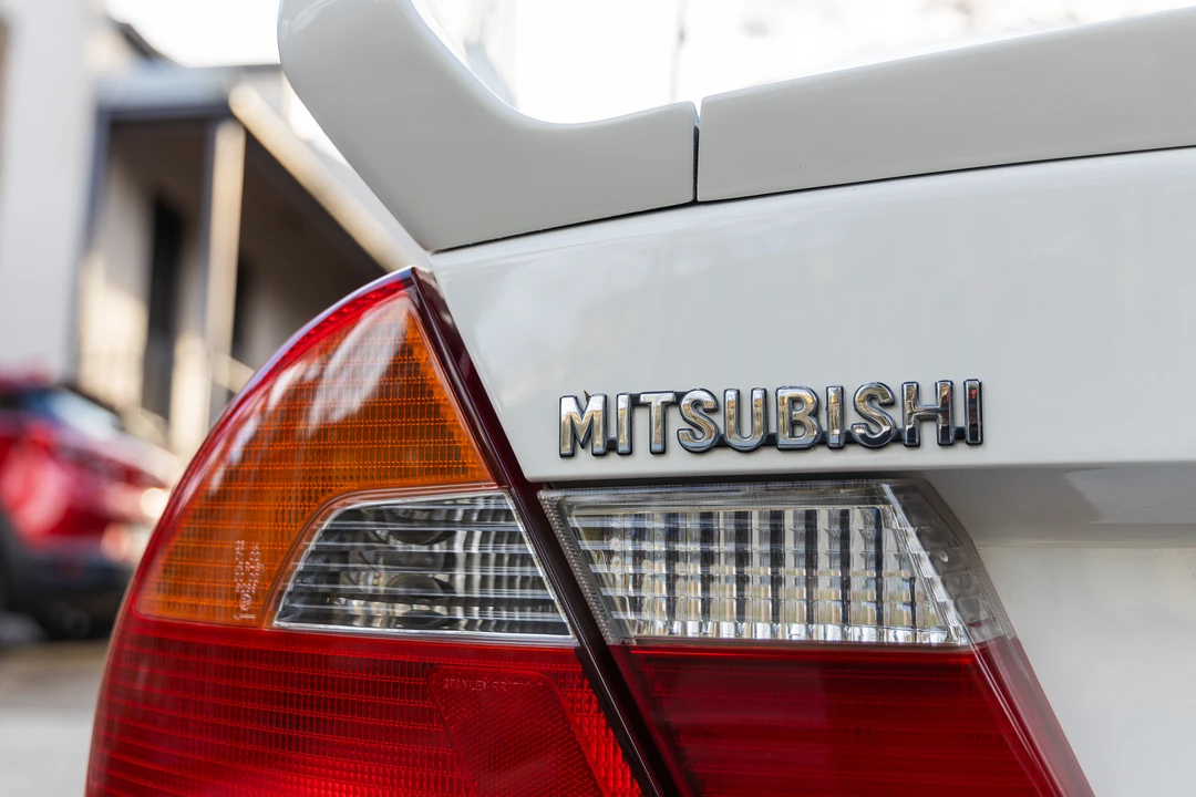 1998 Mitsubishi Lancer Evolution V 6th Gen - Image 23 of 31