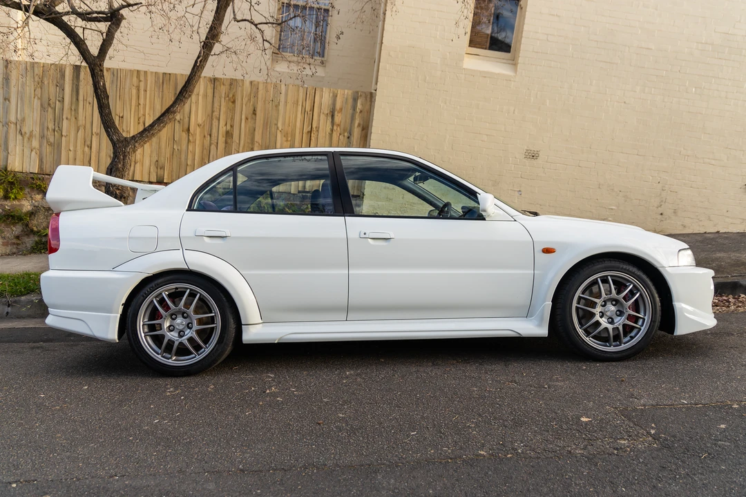 1998 Mitsubishi Lancer Evolution V 6th Gen - Image 7 of 31
