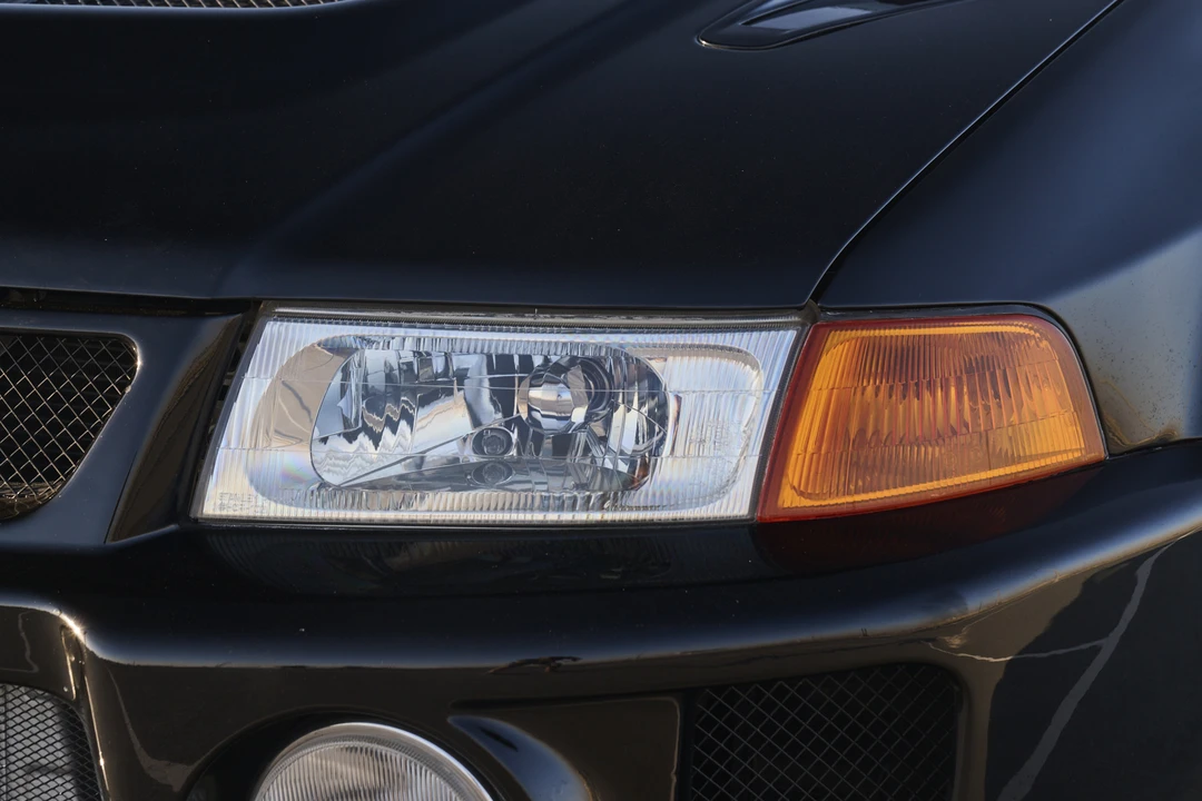 1998 Mitsubishi Lancer Evolution V 6th Gen - Image 13 of 31