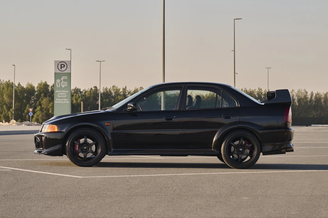 1998 Mitsubishi Lancer Evolution V 6th Gen - Image 4 of 31