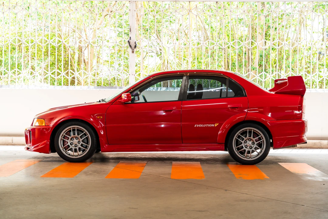 1998 Mitsubishi Lancer Evolution V 6th Gen - Image 15 of 31