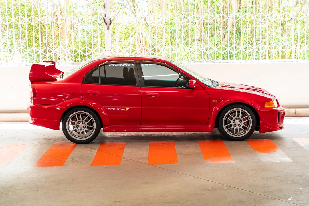 1998 Mitsubishi Lancer Evolution V 6th Gen - Image 12 of 31