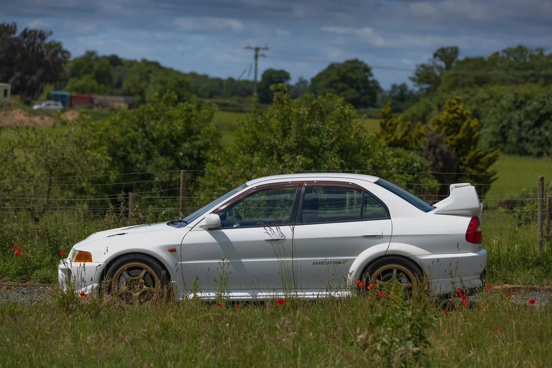 1998 Mitsubishi Lancer Evolution V 6th Gen - Image 23 of 30