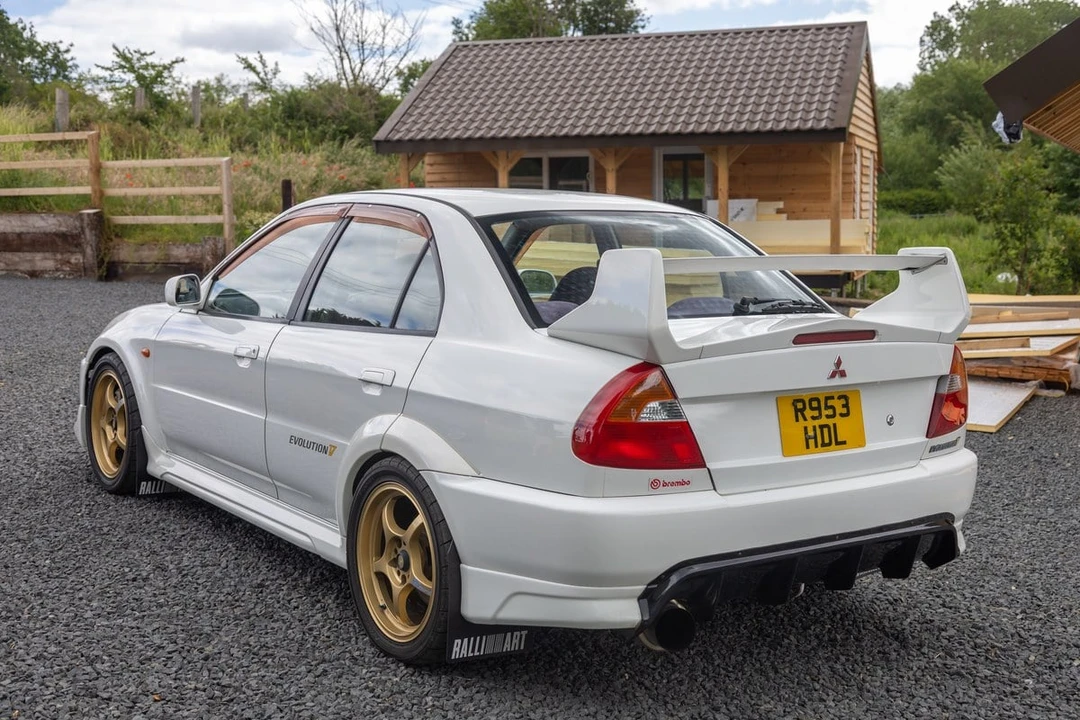 1998 Mitsubishi Lancer Evolution V 6th Gen - Image 5 of 30