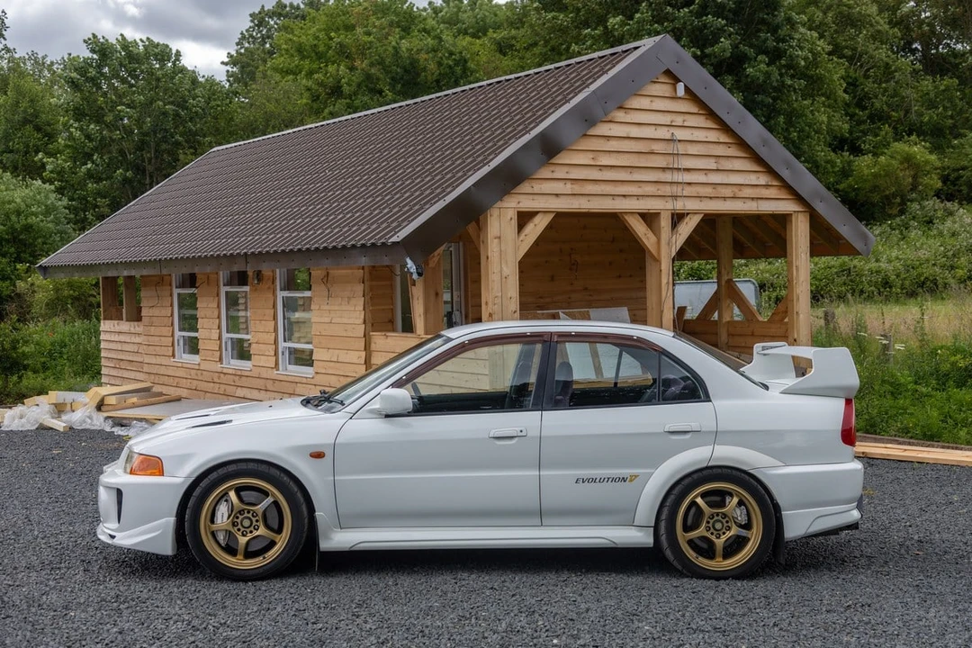 1998 Mitsubishi Lancer Evolution V 6th Gen - Image 4 of 30