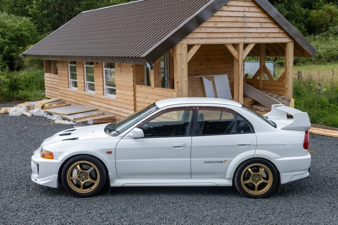 1998 Mitsubishi Lancer Evolution V 6th Gen - Image 19 of 30