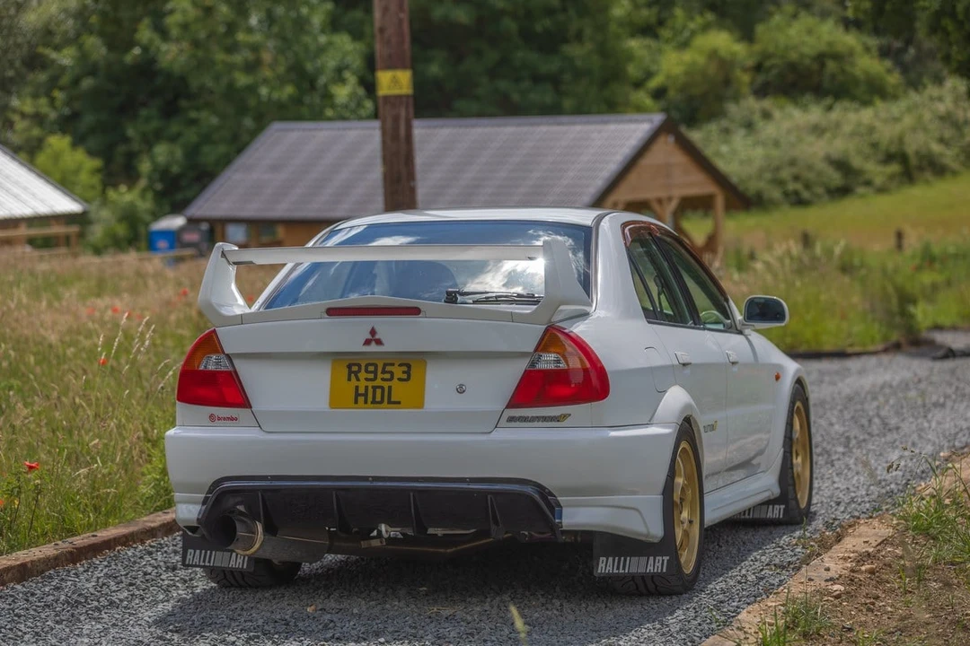 1998 Mitsubishi Lancer Evolution V 6th Gen - Image 27 of 30