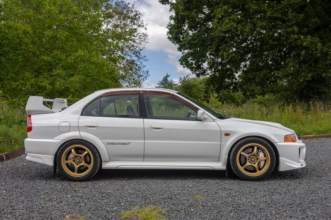 1998 Mitsubishi Lancer Evolution V 6th Gen - Image 24 of 30