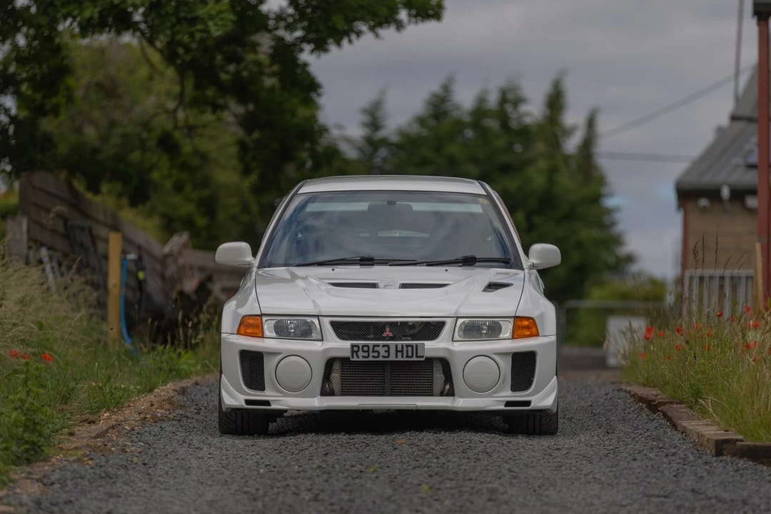 1998 Mitsubishi Lancer Evolution V 6th Gen - Image 2 of 30