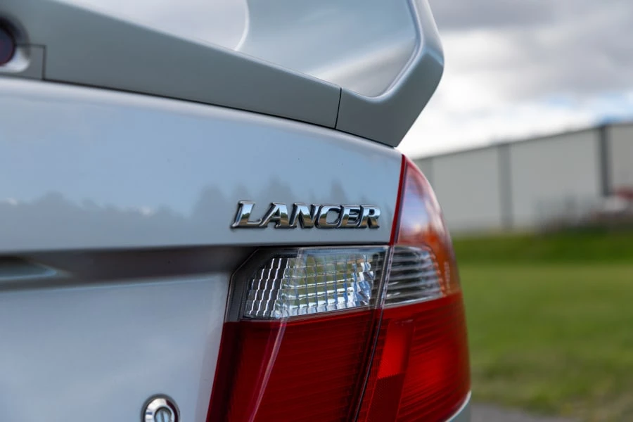 1998 Mitsubishi Lancer Evolution V 6th Gen - Image 13 of 31