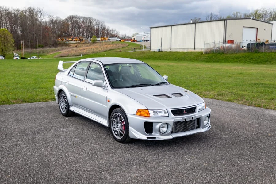 1998 Mitsubishi Lancer Evolution V 6th Gen - Image 11 of 31