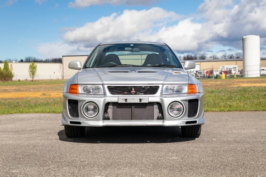 1998 Mitsubishi Lancer Evolution V 6th Gen - Image 17 of 31