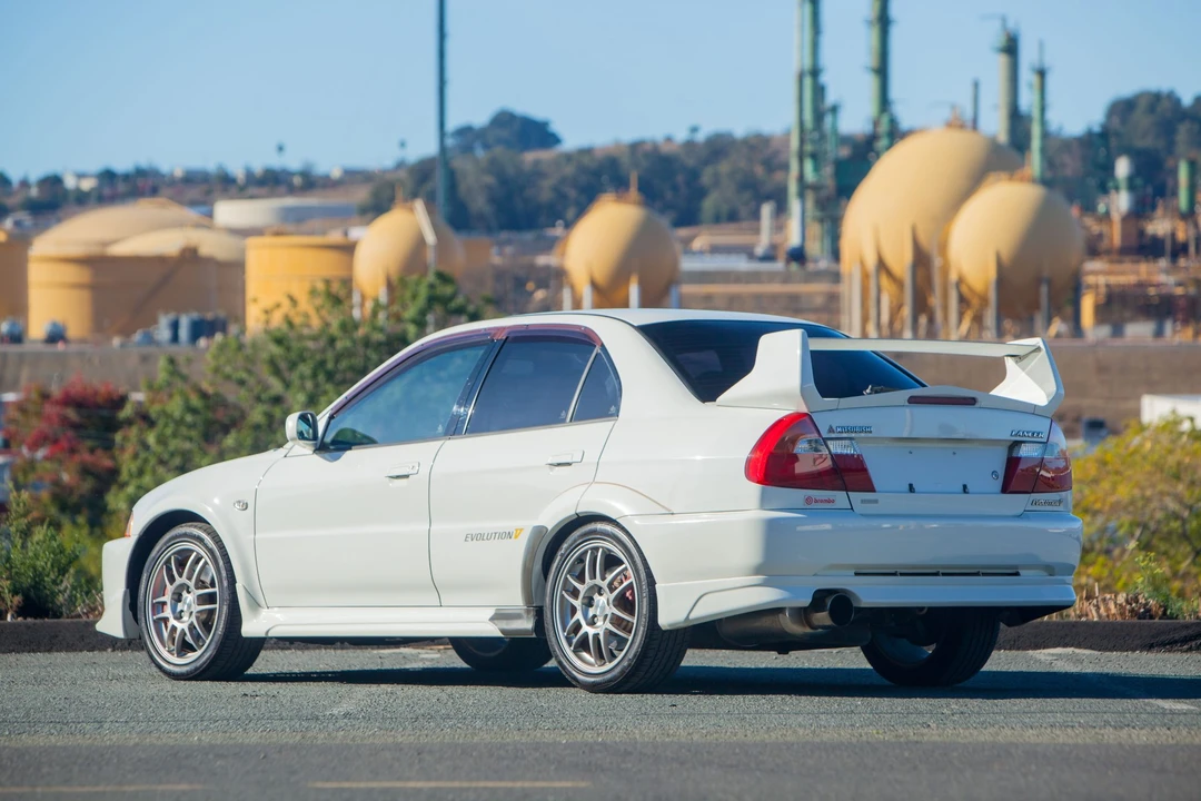 1998 Mitsubishi Lancer Evolution V 6th Gen - Image 10 of 31