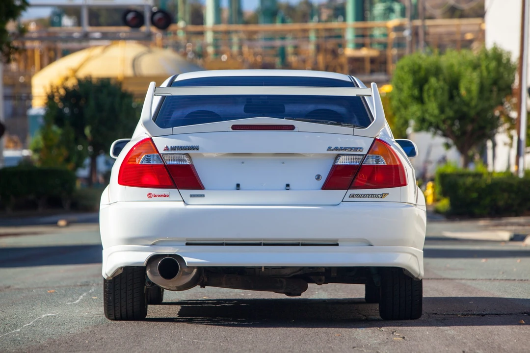 1998 Mitsubishi Lancer Evolution V 6th Gen - Image 13 of 31