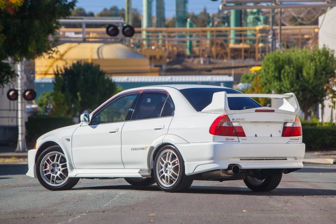 1998 Mitsubishi Lancer Evolution V 6th Gen - Image 11 of 31