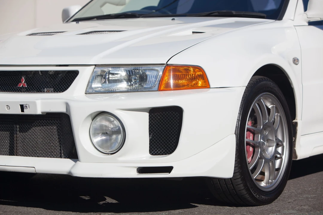 1998 Mitsubishi Lancer Evolution V 6th Gen - Image 24 of 31