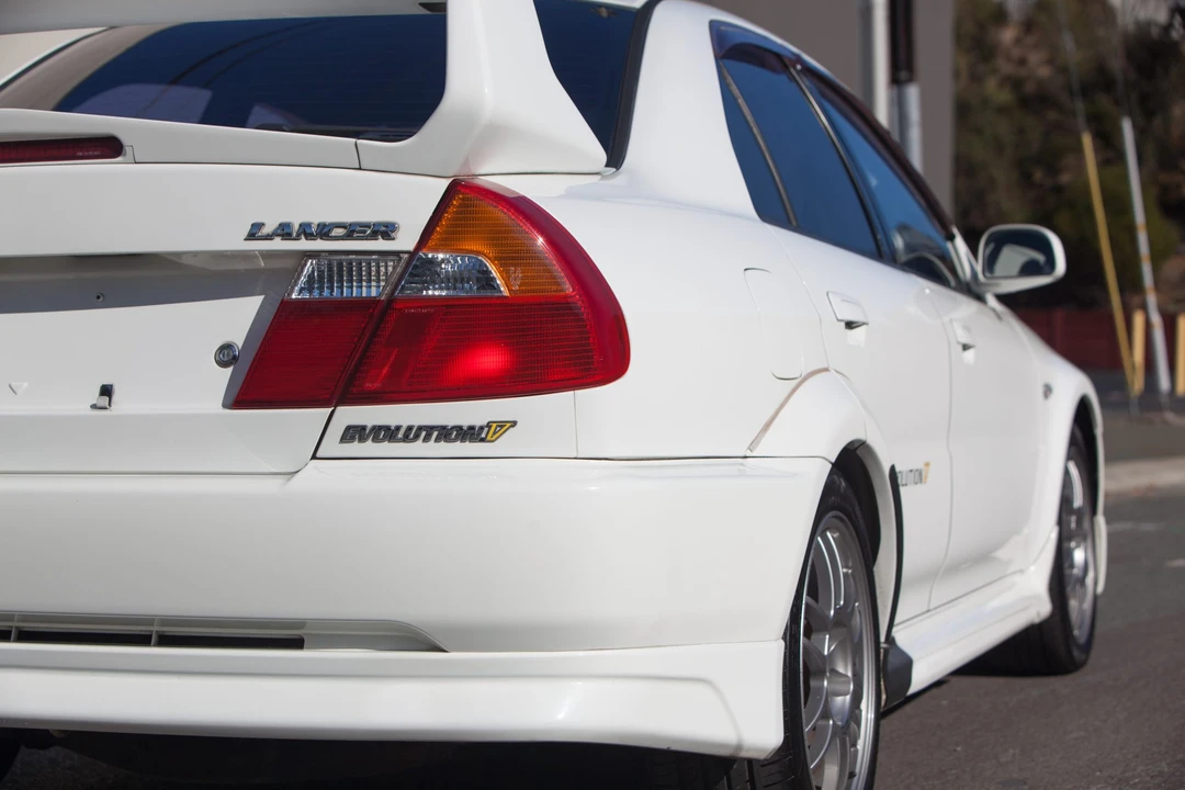 1998 Mitsubishi Lancer Evolution V 6th Gen - Image 28 of 31