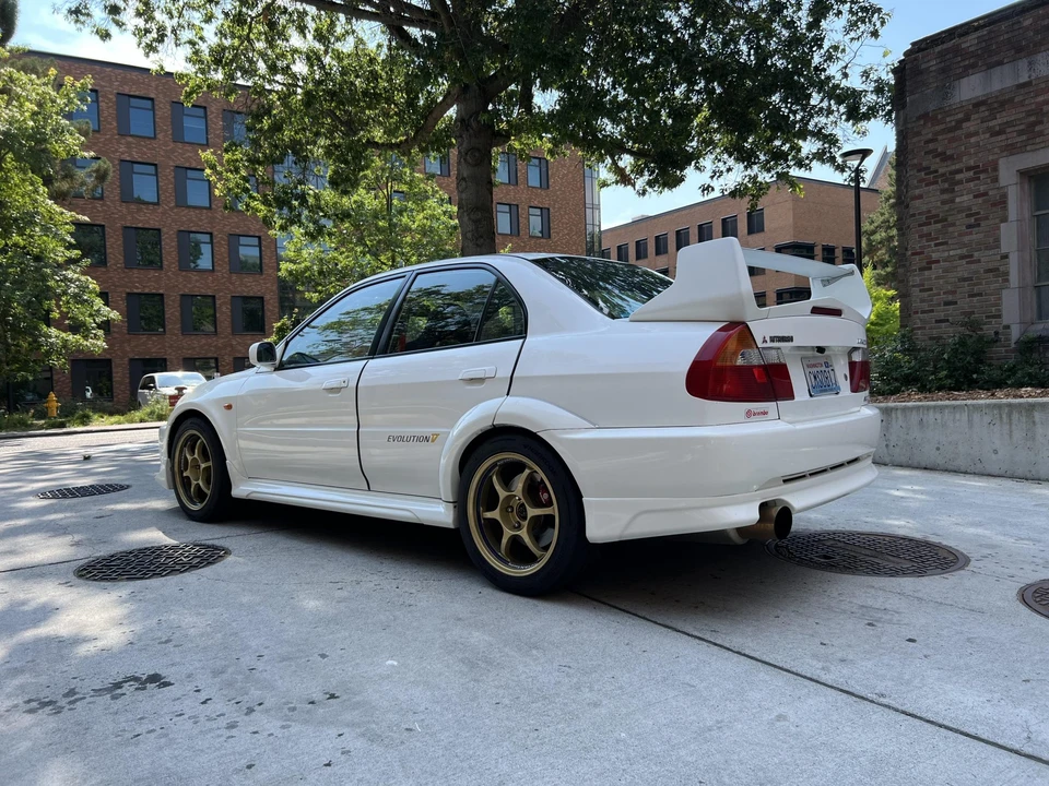 1998 Mitsubishi Lancer Evolution V 6th Gen - Image 8 of 31