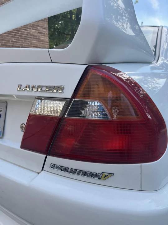 1998 Mitsubishi Lancer Evolution V 6th Gen - Image 26 of 31
