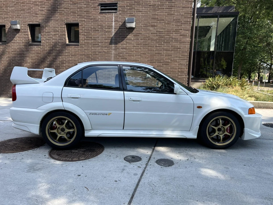 1998 Mitsubishi Lancer Evolution V 6th Gen - Image 6 of 31