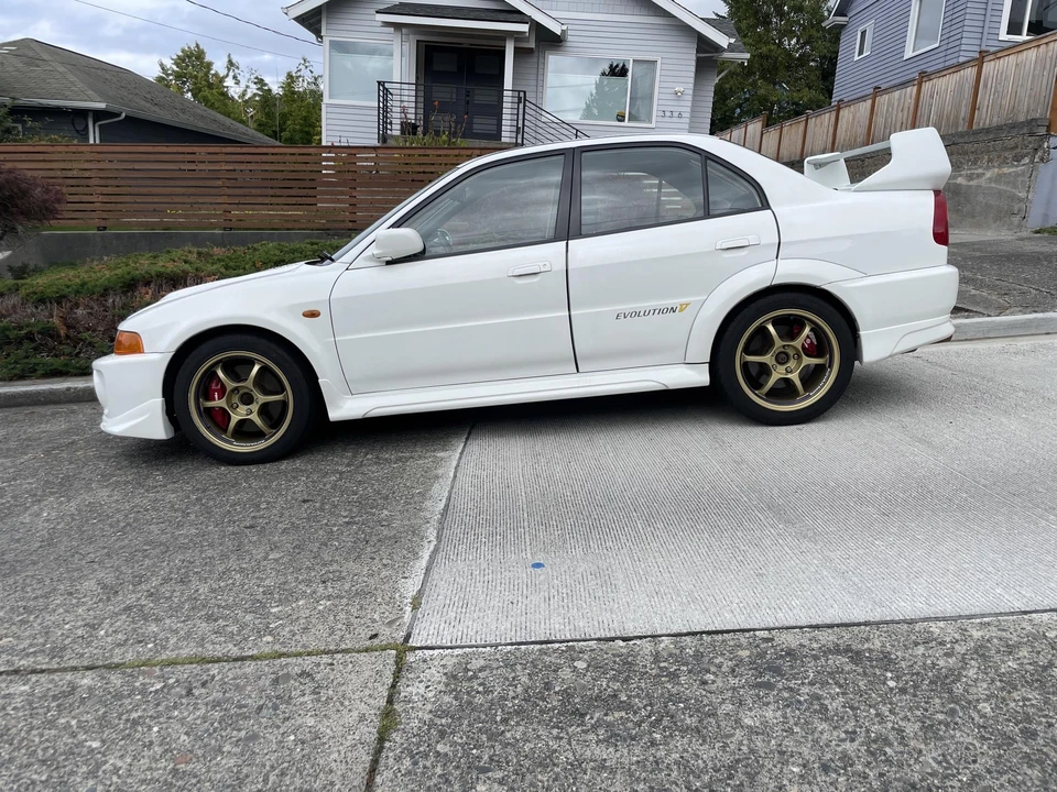 1998 Mitsubishi Lancer Evolution V 6th Gen - Image 3 of 31