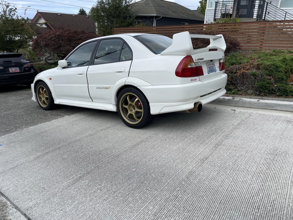 1998 Mitsubishi Lancer Evolution V 6th Gen - Image 4 of 31