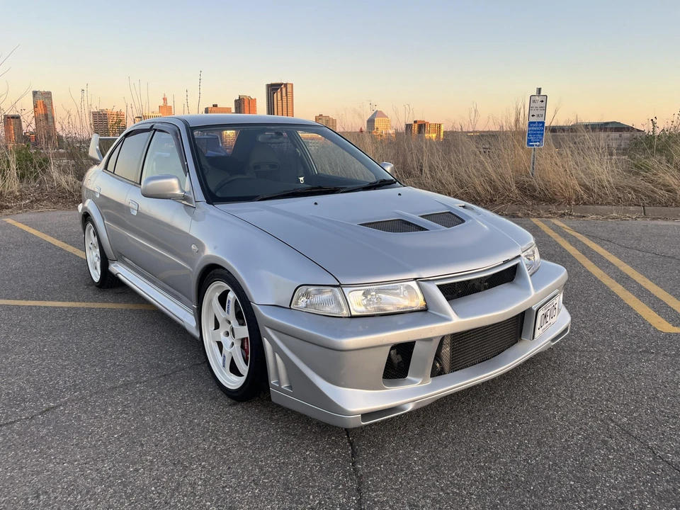 1998 Mitsubishi Lancer Evolution V 6th Gen - Image 19 of 31