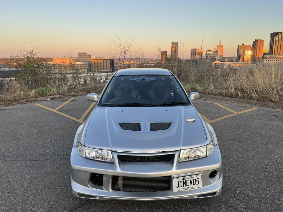 1998 Mitsubishi Lancer Evolution V 6th Gen - Image 17 of 31