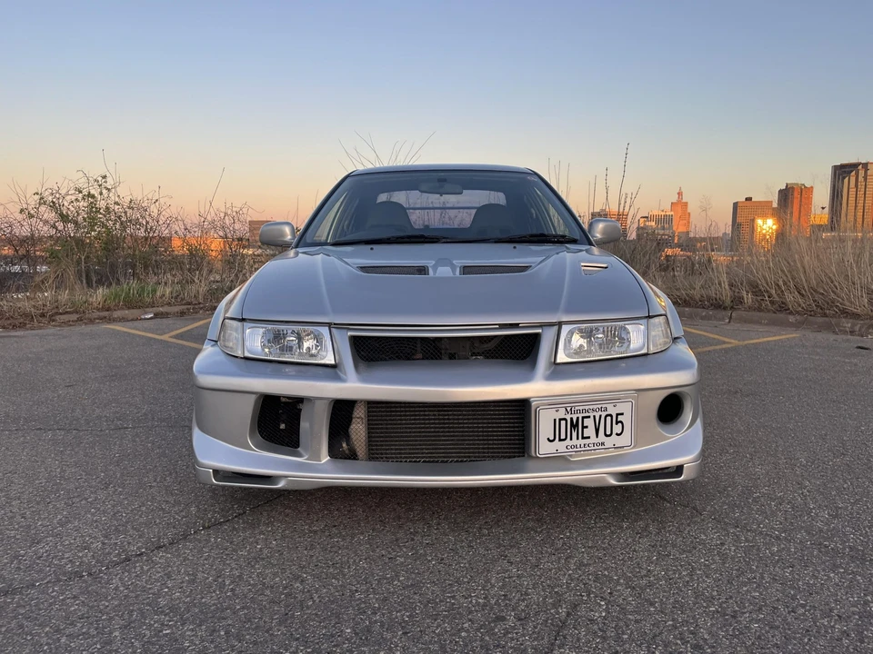 1998 Mitsubishi Lancer Evolution V 6th Gen - Image 16 of 31