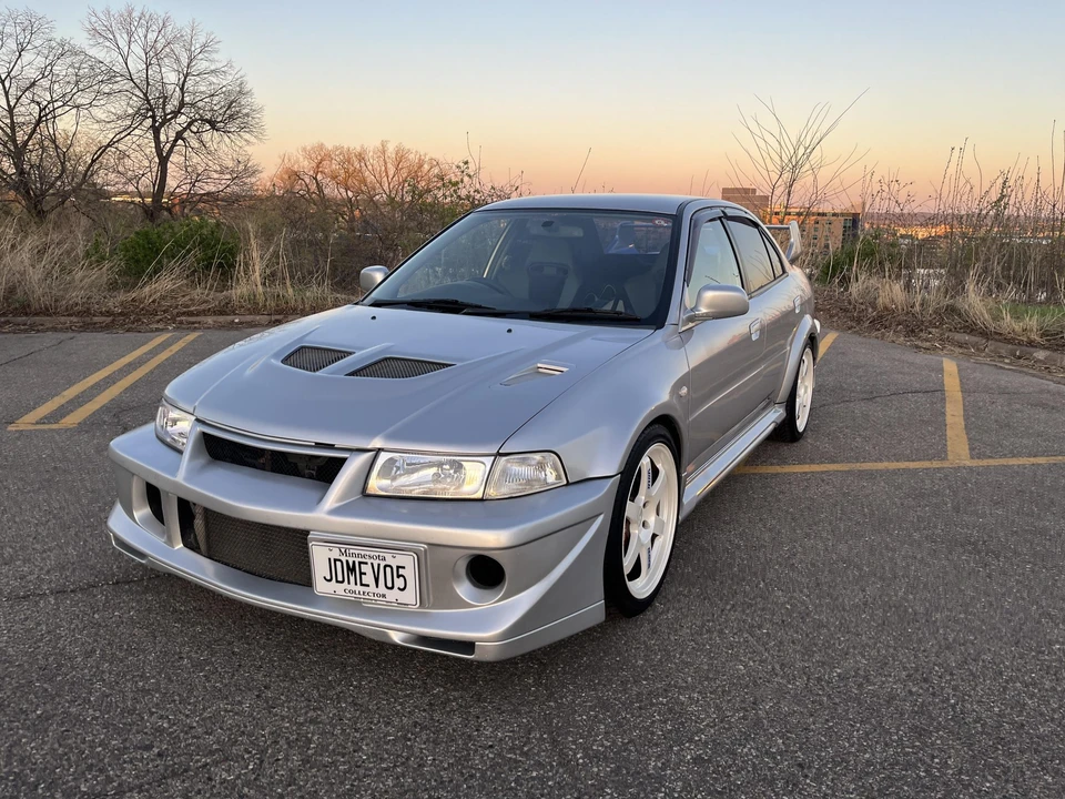 1998 Mitsubishi Lancer Evolution V 6th Gen - Image 8 of 31