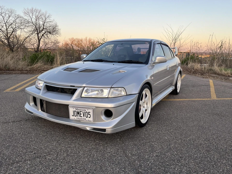 1998 Mitsubishi Lancer Evolution V 6th Gen - Image 9 of 31