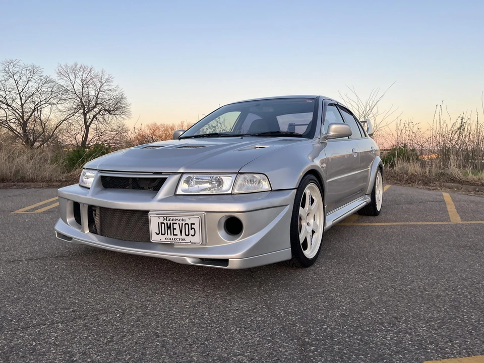 1998 Mitsubishi Lancer Evolution V 6th Gen - Image 11 of 31