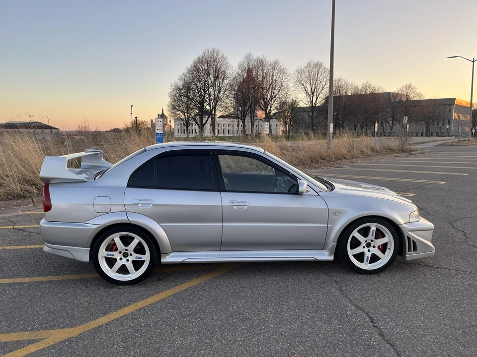 1998 Mitsubishi Lancer Evolution V 6th Gen - Image 28 of 31