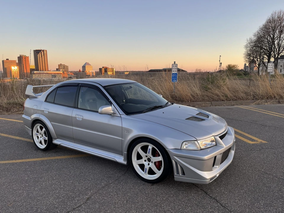 1998 Mitsubishi Lancer Evolution V 6th Gen - Image 25 of 31