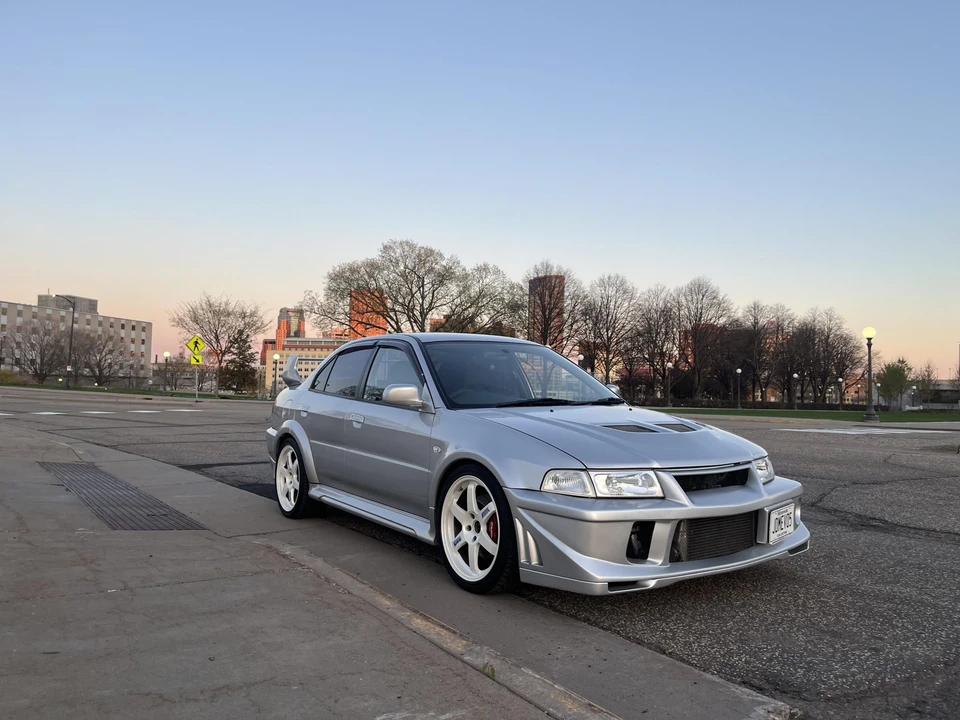 1998 Mitsubishi Lancer Evolution V 6th Gen - Image 21 of 31