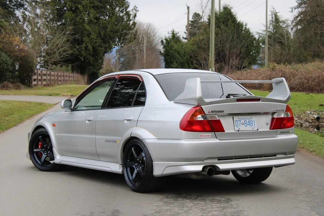 1998 Mitsubishi Lancer Evolution V 6th Gen - Image 13 of 31