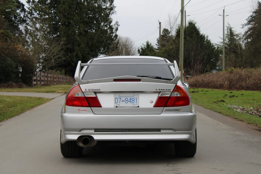 1998 Mitsubishi Lancer Evolution V 6th Gen - Image 17 of 31