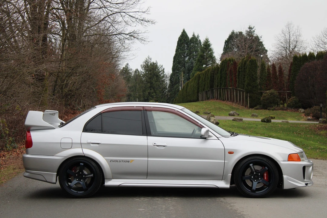 1998 Mitsubishi Lancer Evolution V 6th Gen - Image 25 of 31