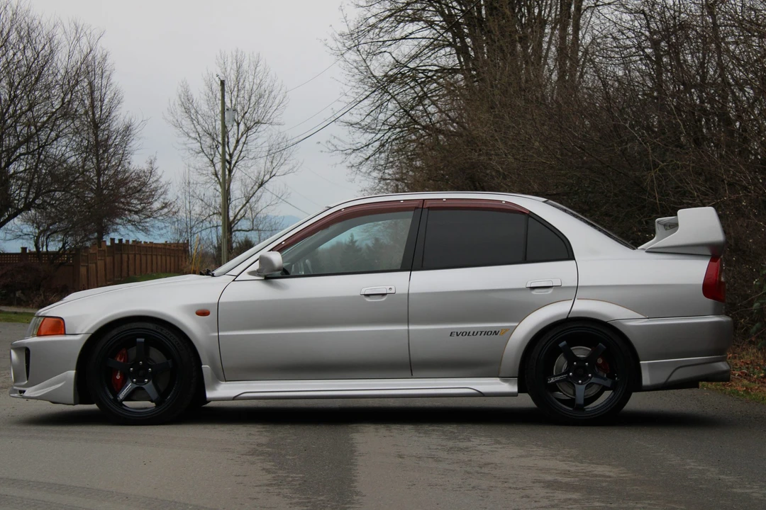 1998 Mitsubishi Lancer Evolution V 6th Gen - Image 10 of 31