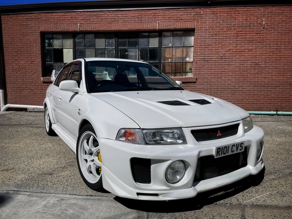 1998 Mitsubishi Lancer Evolution V 6th Gen - Image 4 of 31