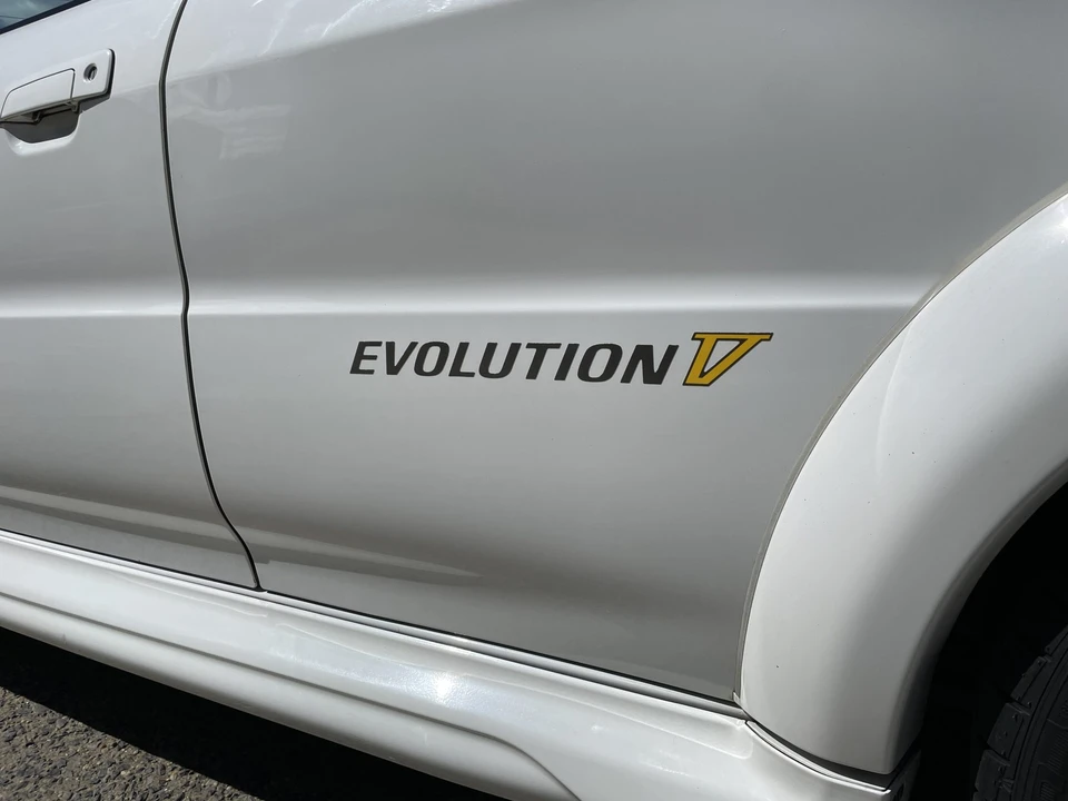 1998 Mitsubishi Lancer Evolution V 6th Gen - Image 27 of 31