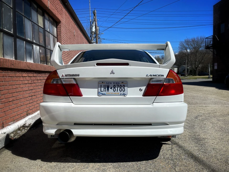1998 Mitsubishi Lancer Evolution V 6th Gen - Image 9 of 31