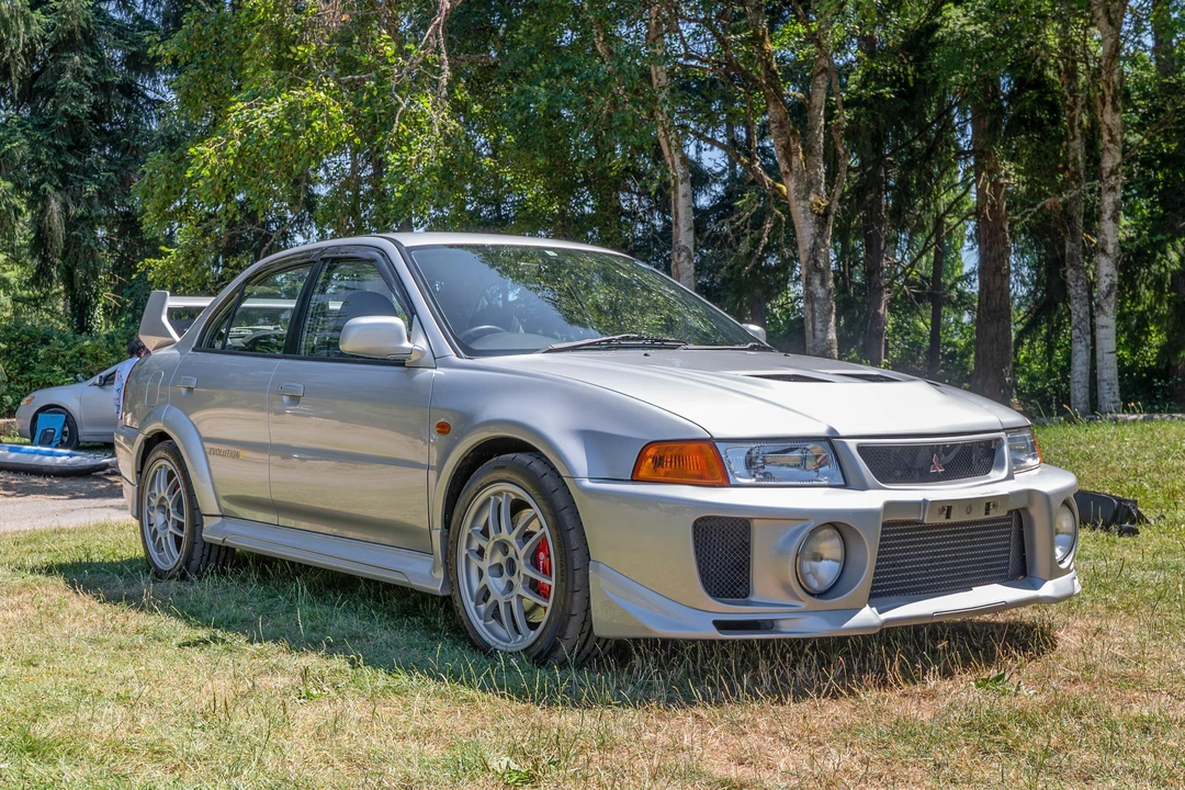 1998 Mitsubishi Lancer Evolution V 6th Gen - Image 12 of 31