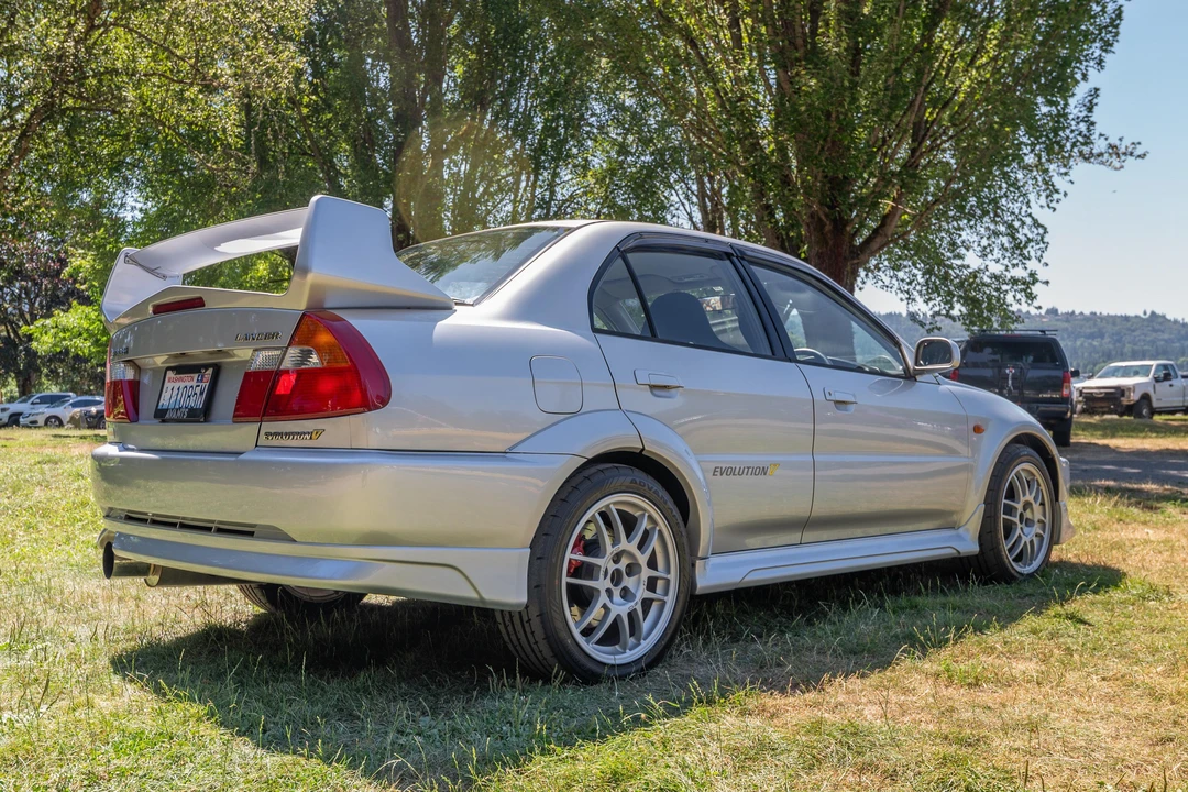 1998 Mitsubishi Lancer Evolution V 6th Gen - Image 11 of 31