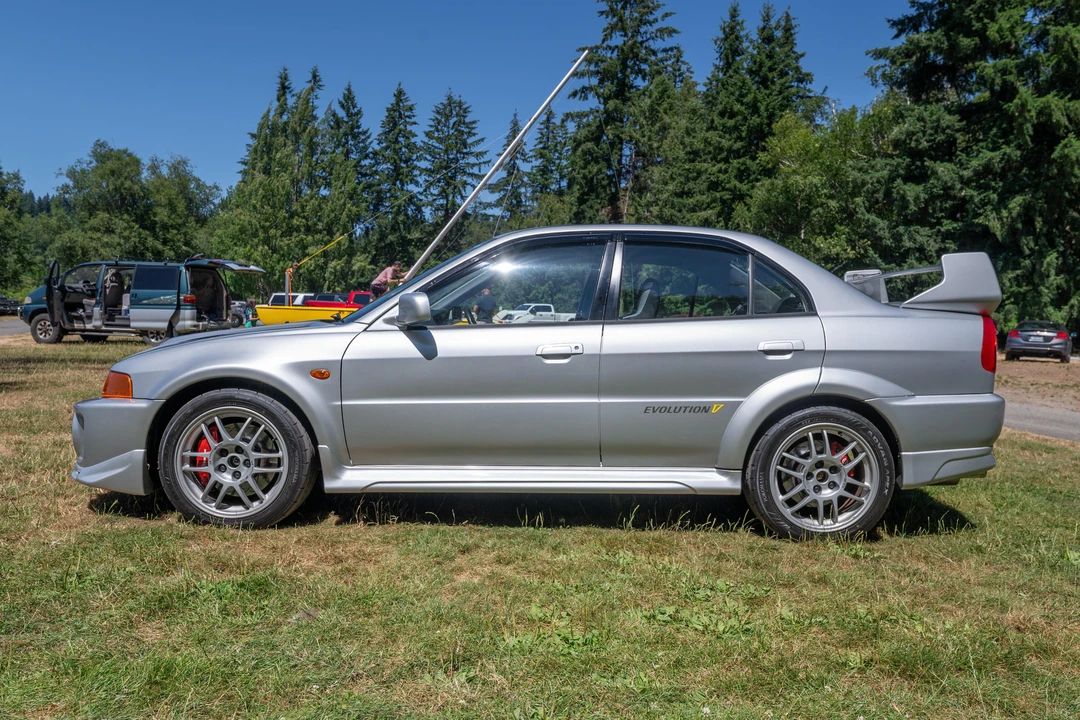 1998 Mitsubishi Lancer Evolution V 6th Gen - Image 7 of 31