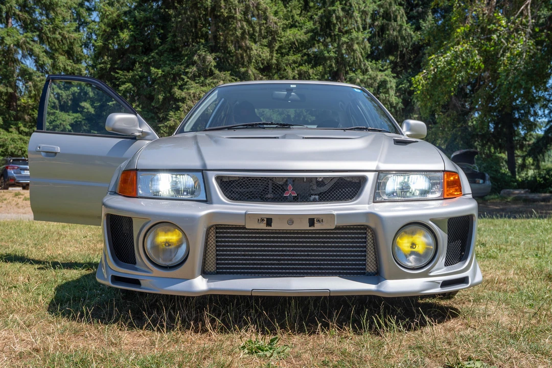 1998 Mitsubishi Lancer Evolution V 6th Gen - Image 6 of 31